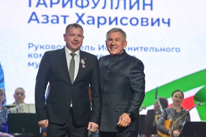 Руководитель Исполкома Кукморского района награжден медалью «За доблестный труд»