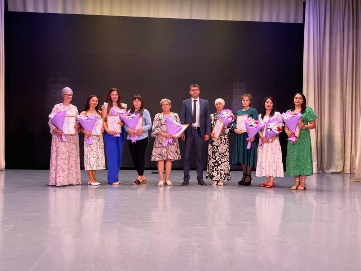 Социаль тармак хезмәткәрләре һөнәри бәйрәмнәрен билгеләп үтте