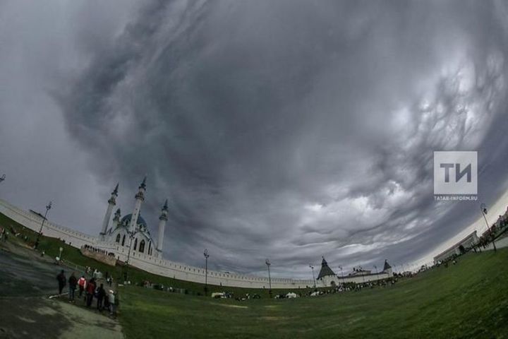 МЧС предупреждает о грозе и сильном ветре в Татарстане