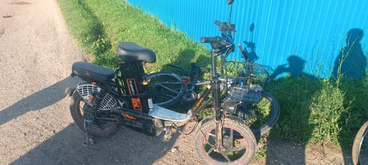 В Кукморском районе 13-летний подросток попал в больницу после падения с электровелосипеда