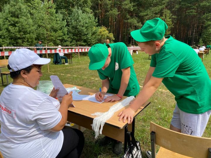 Слет школьных лесничеств РТ «Сохраним лес вместе» в Кукморском районе собрал 200 участников