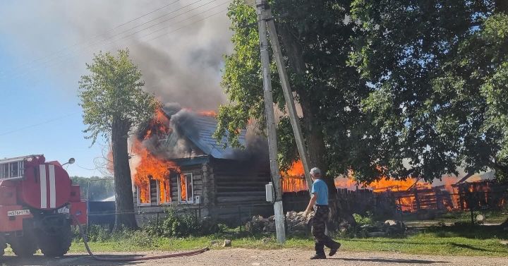 Кукмарада 7 балалы гаиләдә фаҗига: «Торыгыз, янасыз бит!»
