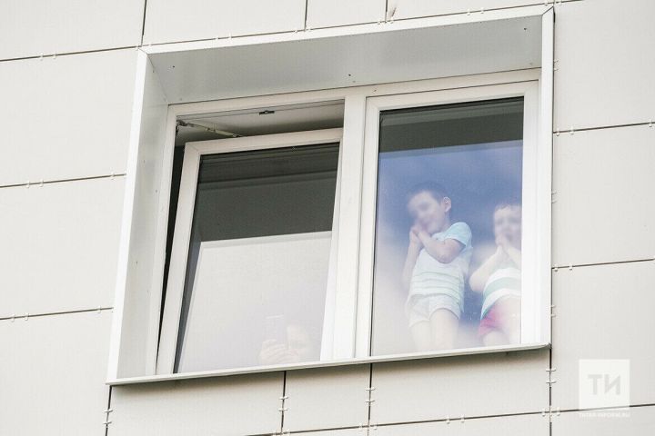 Предотвращение риска: Как защитить ребёнка от падения из окна