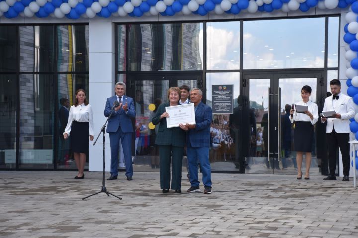 Татарстан Республикасы Рәисе Рөстәм Миңнеханов Кукмара 3нче урта мәктәбенең яңа корпусын ачты