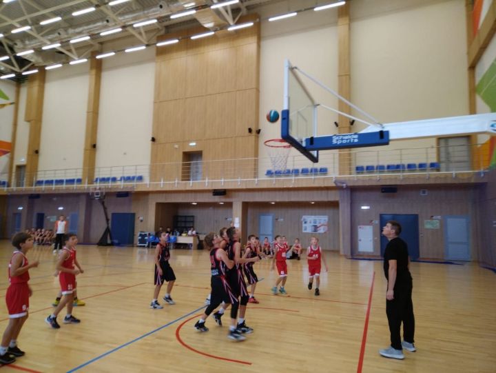 В Кукморе прошел турнир по баскетболу