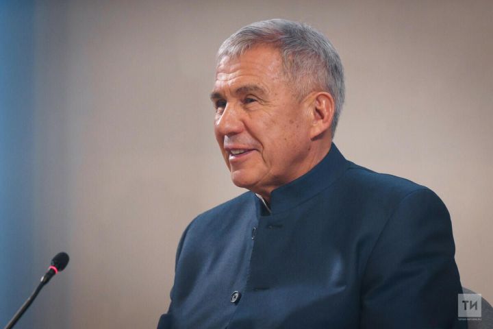 Рустам Минниханов поздравил команду «Стрела-Ак Барс» с победой в Кубке России по регби