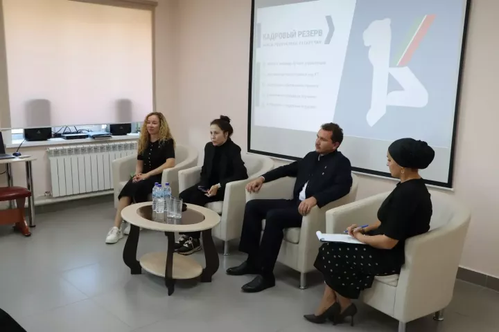 В Центральной библиотеке Кукмора прошла встреча кадрового резерва Раиса Татарстана