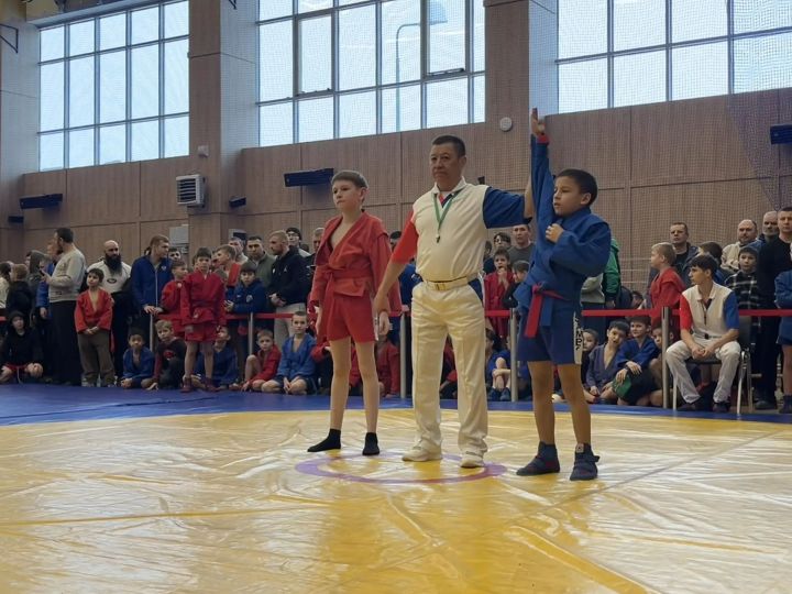 Кукмарада 181 спортчы самбо буенча турнирда көч сынаша