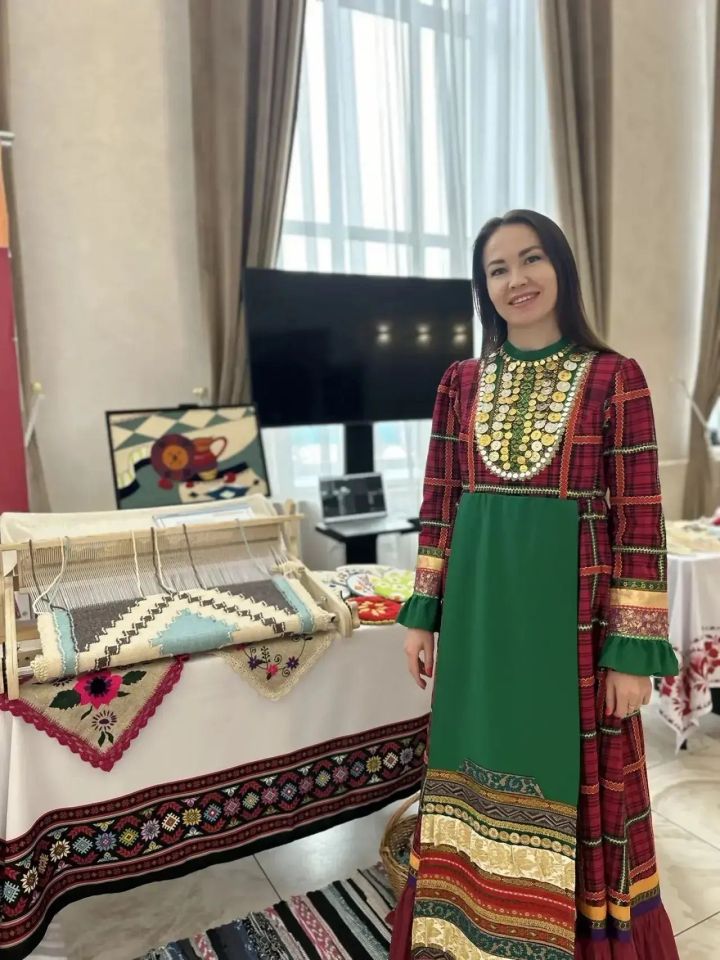 Иҗатка илтүче юл: Кукмара районында яшәүче Марианна Абрамованың мәдәният өлкәсенә килү тарихы