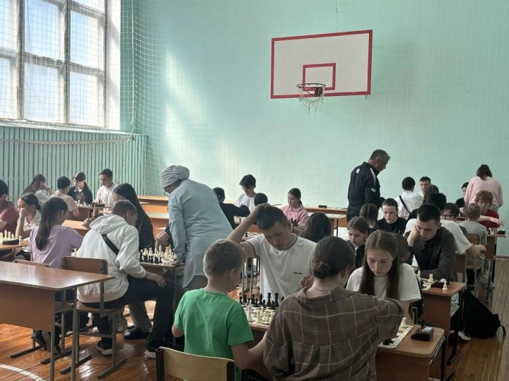 Манзарас мәктәбендә оештырылган шахмат ярышларында кукмаралылар көч сынашты