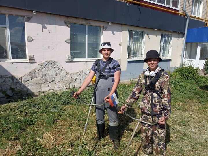 Чистота начинается с труда: как в Кукморе поддерживают порядок
