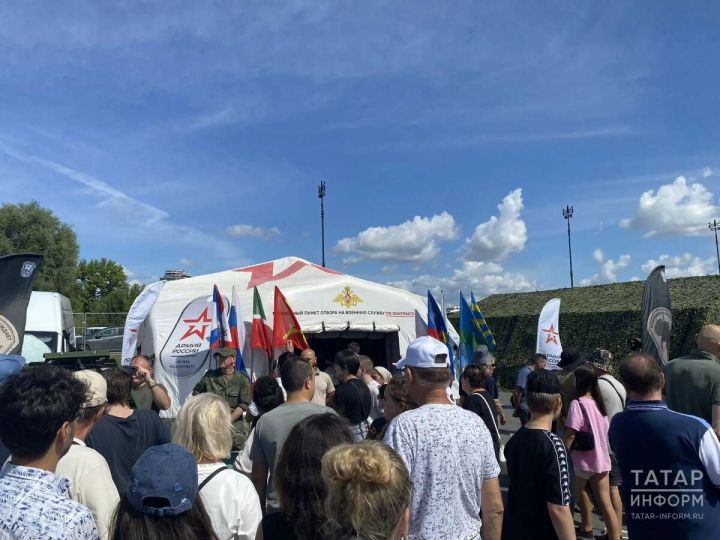 Гости праздника «Я выбираю небо!» могут пройти первичный отбор на контрактную службу
