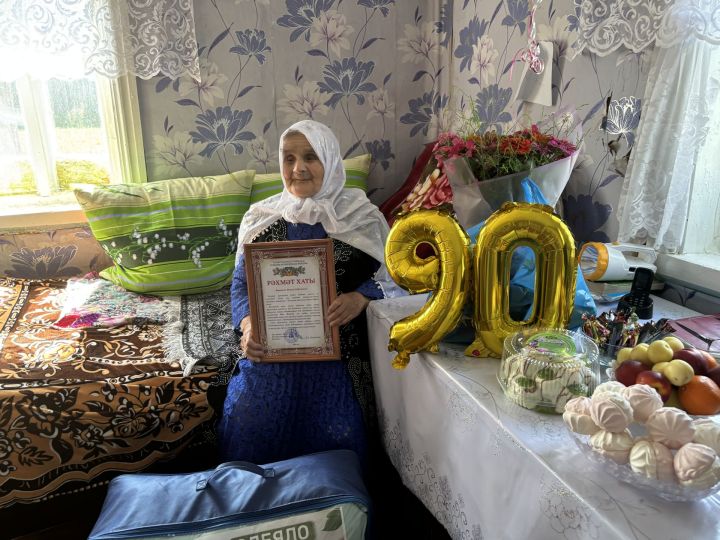 Зур Кукмара авылының «тере тарихы»: Фәүзия Шәйхетдинова 90 яшьлеген билгеләп үтә
