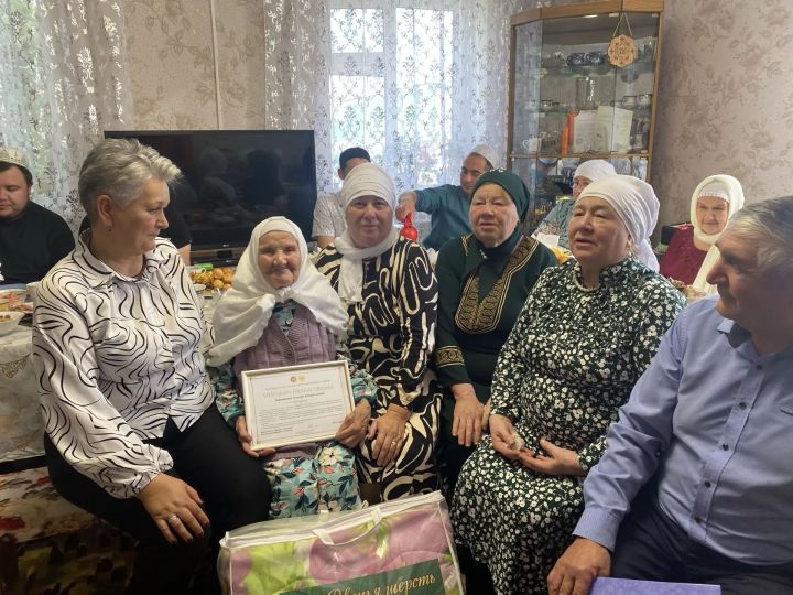 Олыяз авылында гомер итүче Гөлсем Хәбибуллинага 90 яшь тулды